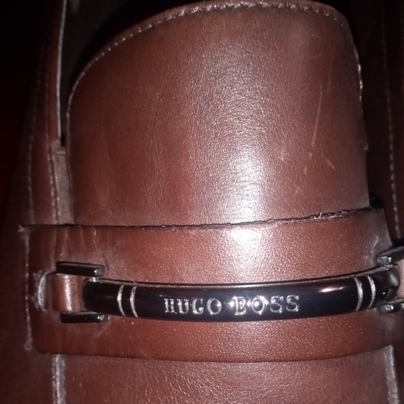 Men\'s brown leather Hugo Boss sized 10 and 1/2